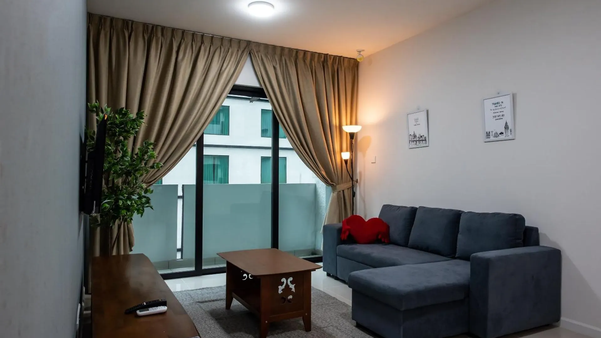 A Cozy & Stylish Apt At Suasana Suites Jb Johor Bahru Apartament